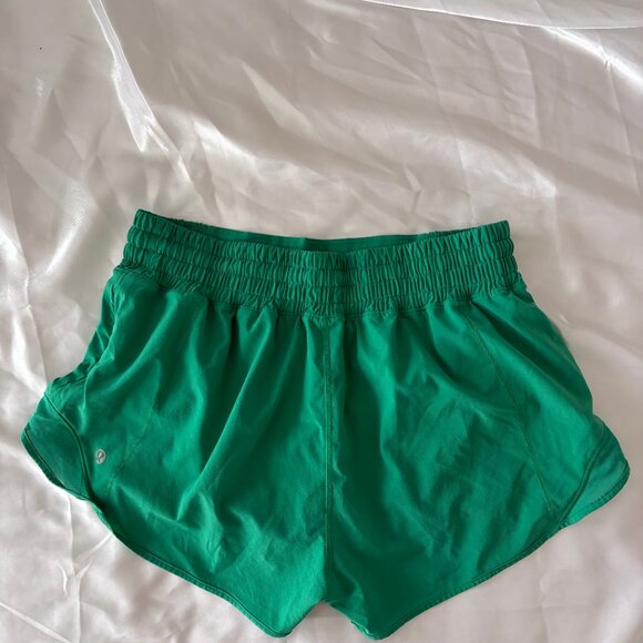 Lululemon Hotty Hot Shorts - Picture 2 of 3